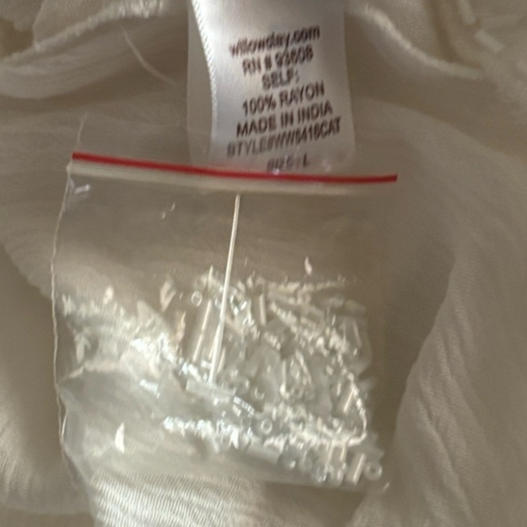 NEW Willow & Clay White Short Sleeve Embroidered Top Size Large - Picture 5 of 9